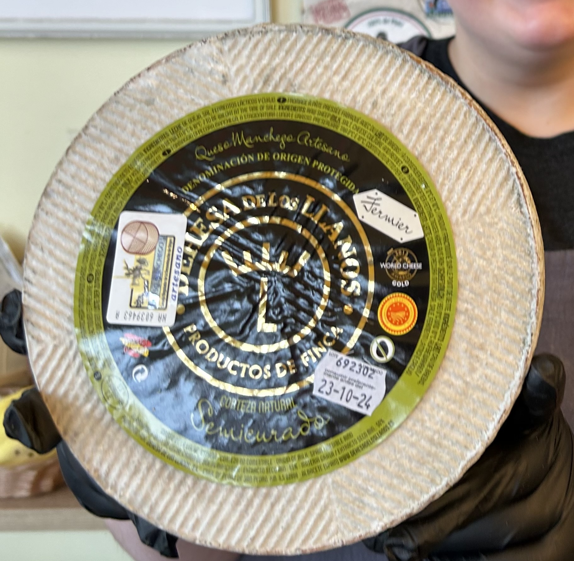 Manchego Semi-Curado cheese